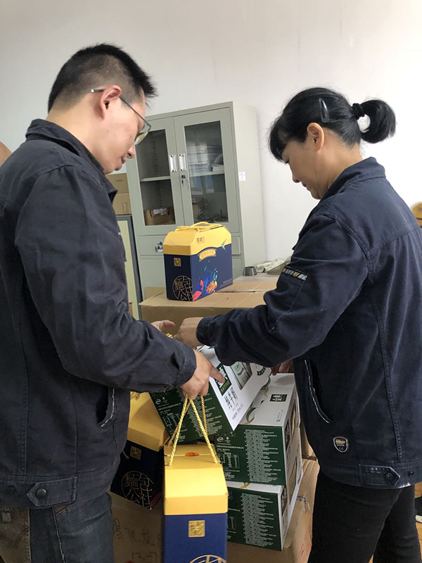情暖中秋|華龍摩擦片公司為全體員工發放中秋節福利